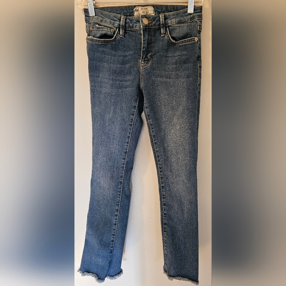 Free People Chew Raw Hem Skinny Jeans Women’s Size 25 Cropped Ankle RN66170